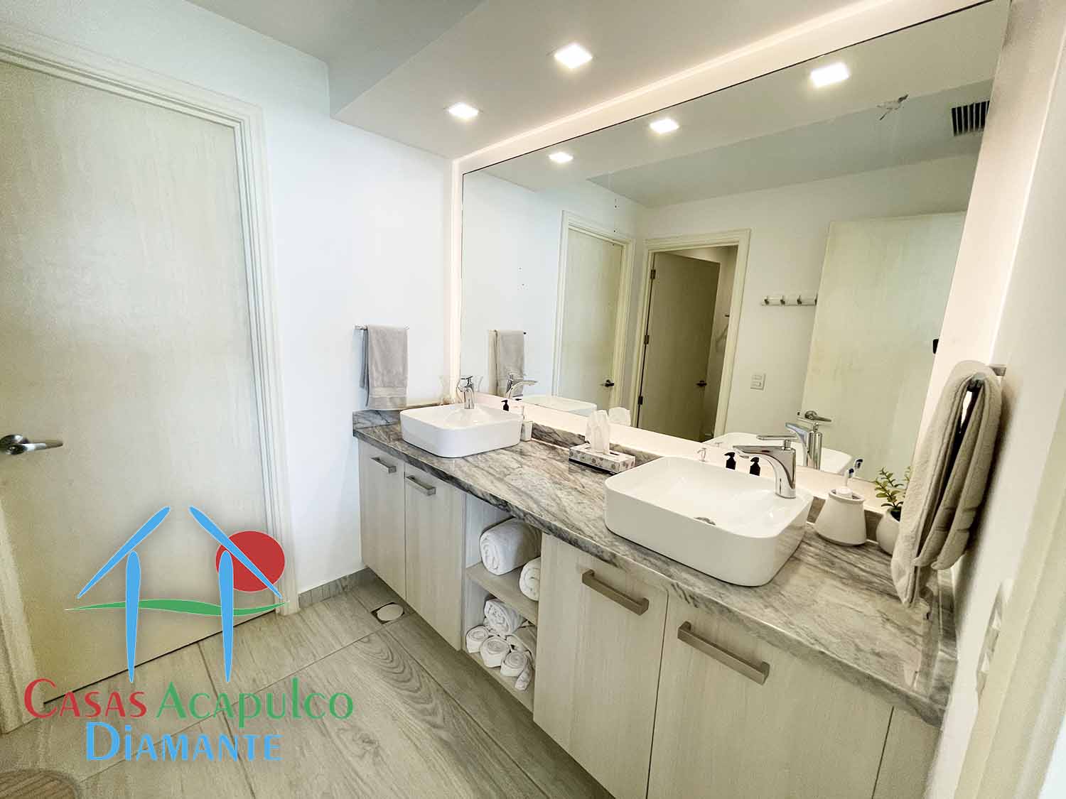 Maralago C 202 - Recámara principal antes de Otis 7